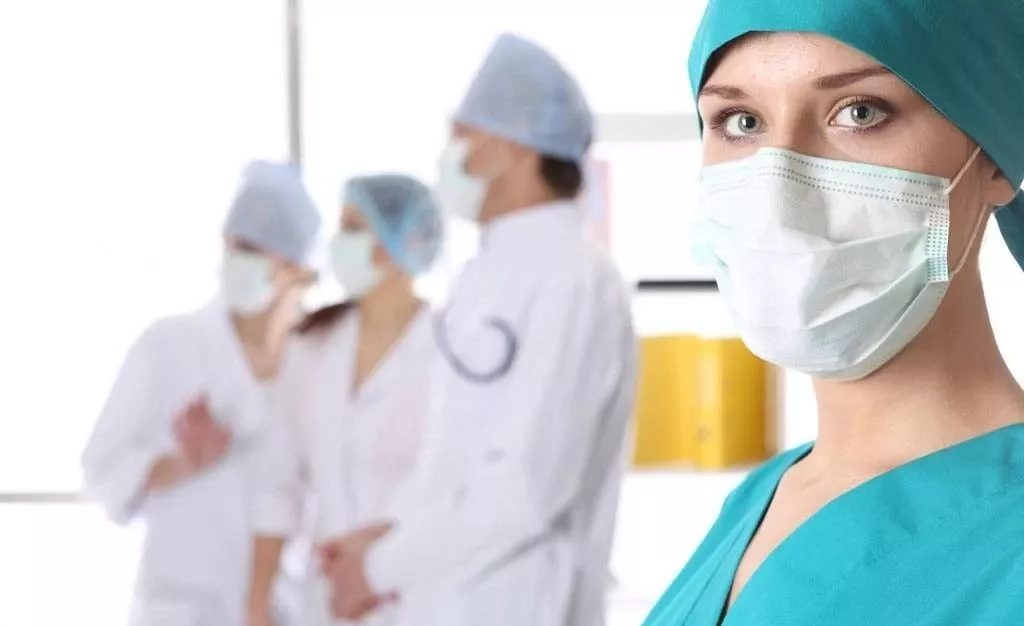 口罩也帶有閥門？專家：就診患者不應佩戴有呼吸閥口罩-