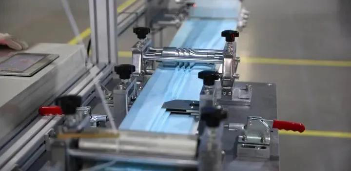 是跨界演繹，還是實(shí)力展現(xiàn)？利歐宣布口罩生產(chǎn)線投產(chǎn)，日產(chǎn)能100萬只