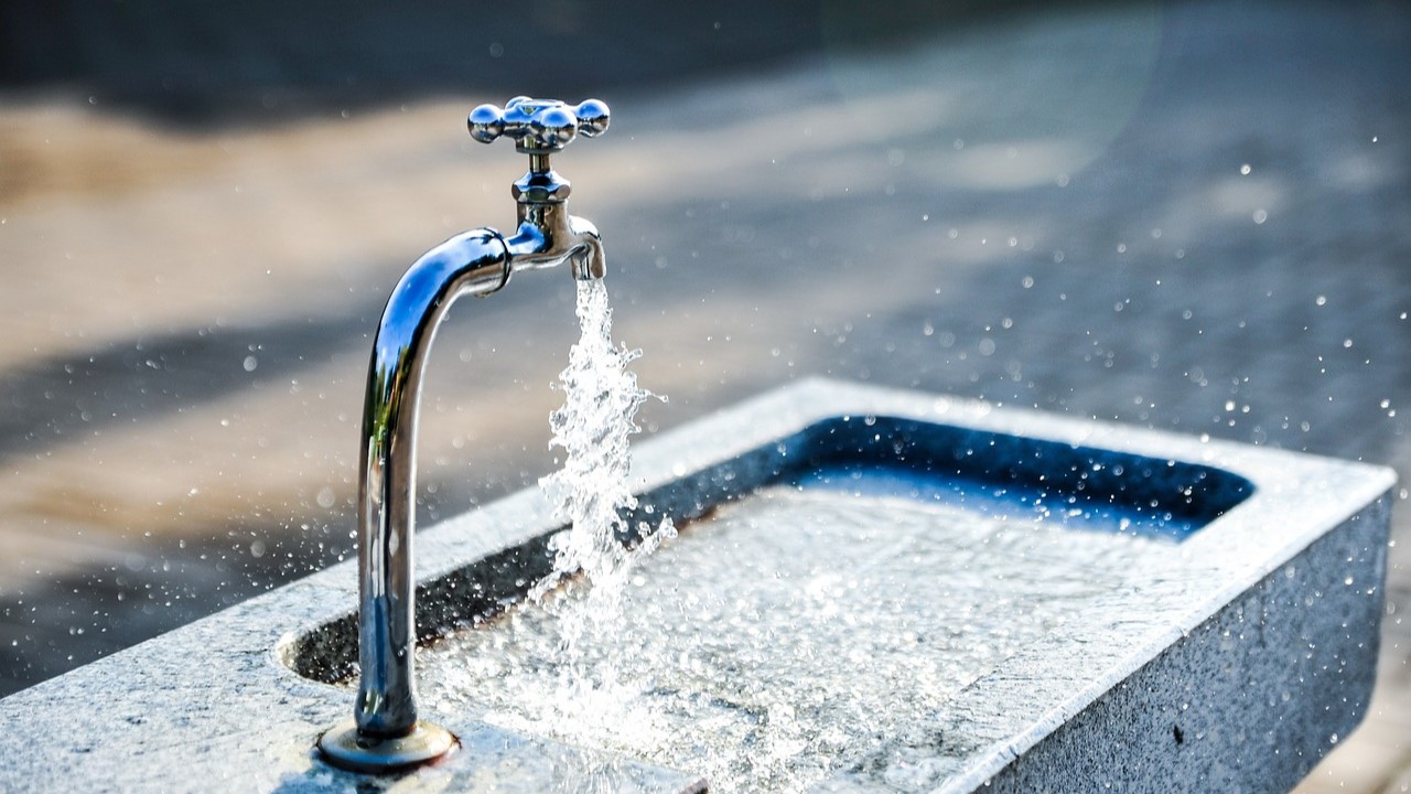 上海自來水變“網(wǎng)紅”，民生工程也能喝出高級(jí)感！